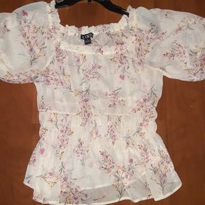 Short sleeved blouse